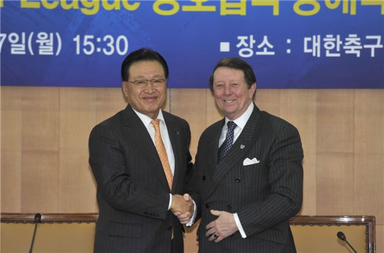 EPL 회장 "한국과 A매치, 2012년 이전에 열릴 것"