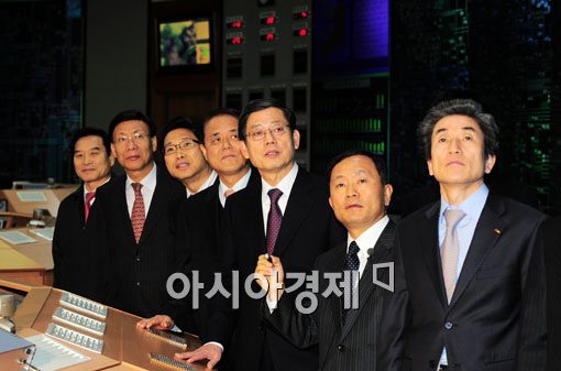 [포토] 전력수요 급증에 전력거래소 찾은 김황식 총리