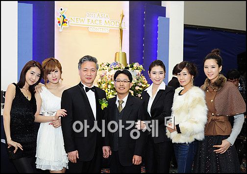 [포토]'양의식 회장과 레이싱모델들'