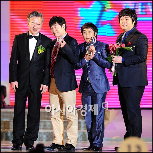 [포토]양의식 회장 '달인팀, BBF엔터테이너상 입니다'