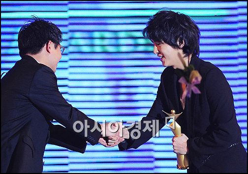 [PHOTO] Song Joong-ki at Asia Music Festival Awards