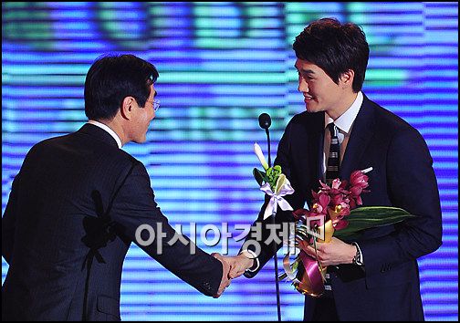 [포토]유지태, 아시아모델상 아시아특별상 수상