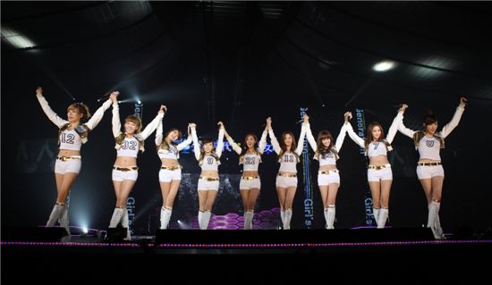 Girls' Generation performs at "SMTOWN LIVE in TOKYO" concert [SM Entertainment]