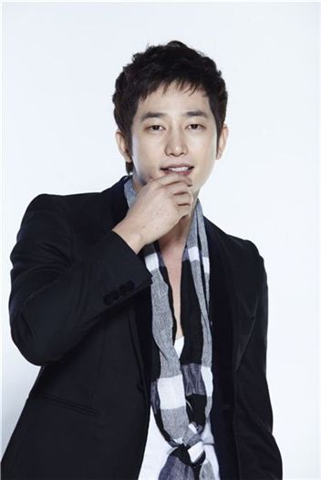Actor Park Si-hoo [Eyagi Entertainment]