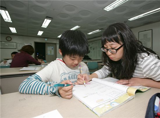 동국대생들이 가르치는 중구청 공부방 큰 인기