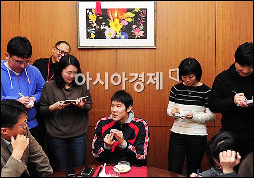 [포토]박태환에 쏠린 취재관심