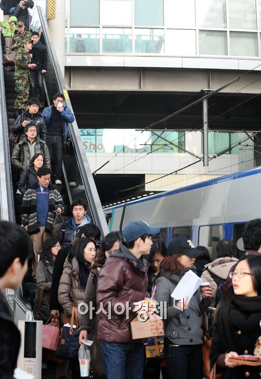 [포토] 북적이는 서울역