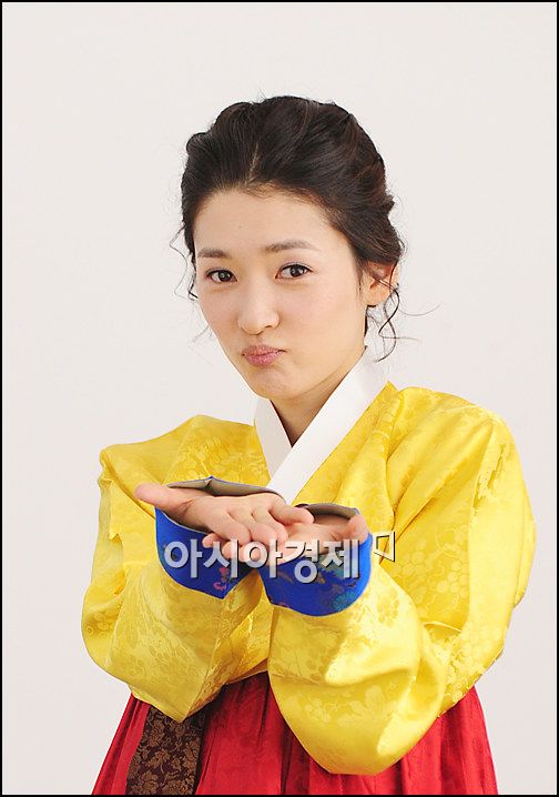 [한복포토]차수연 '새뱃돈 대신, 사랑을 주세요!'