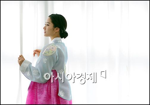 [한복포토]전혜빈, 곱고 단아한 자태 '시집갈때 됐나봐'
