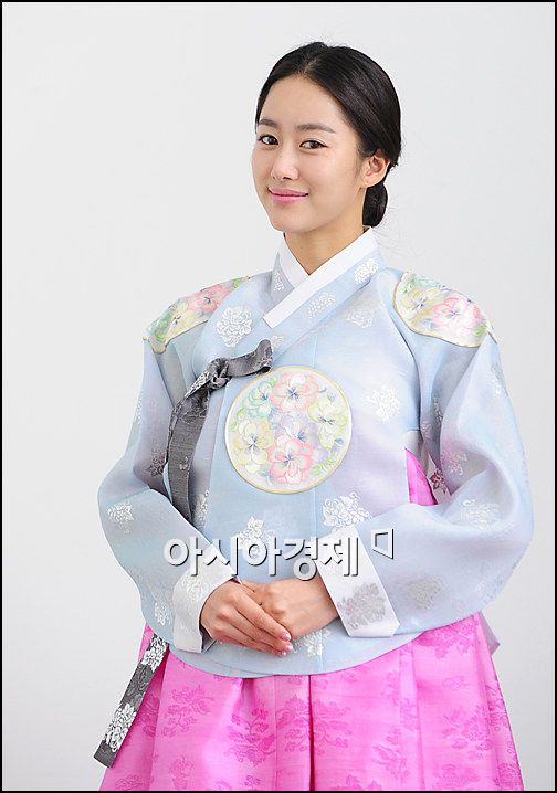 [한복포토]전혜빈, 스포츠투데이 통해 새해인사