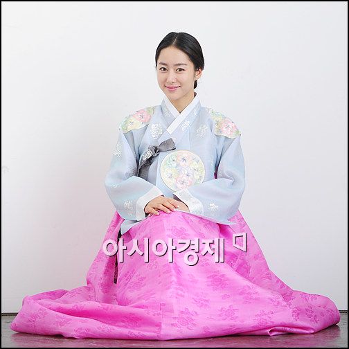 [한복포토]전혜빈, 스포츠투데이 통해 새해인사