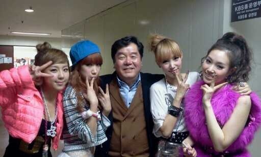 쥬얼리, 화려한 인맥 과시..86라인 이어 심형래와 '찰칵'