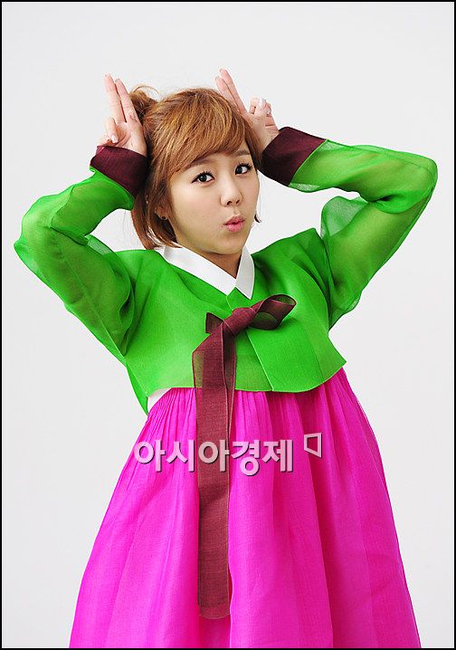 [한복포토]쥬얼리 김예원 '신묘년 토끼 닮았죠?'