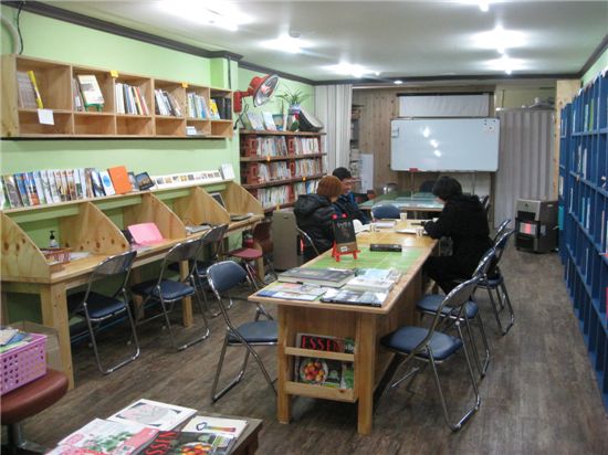 도서관? 동아리?..전통시장에 부는 '문화의 바람'