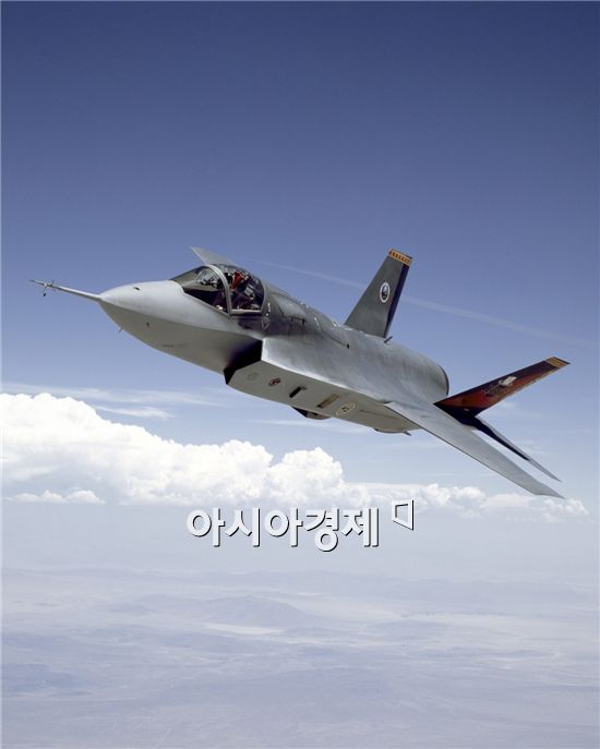 인도 차세대 전투기 선정, F-35가 변수되나
