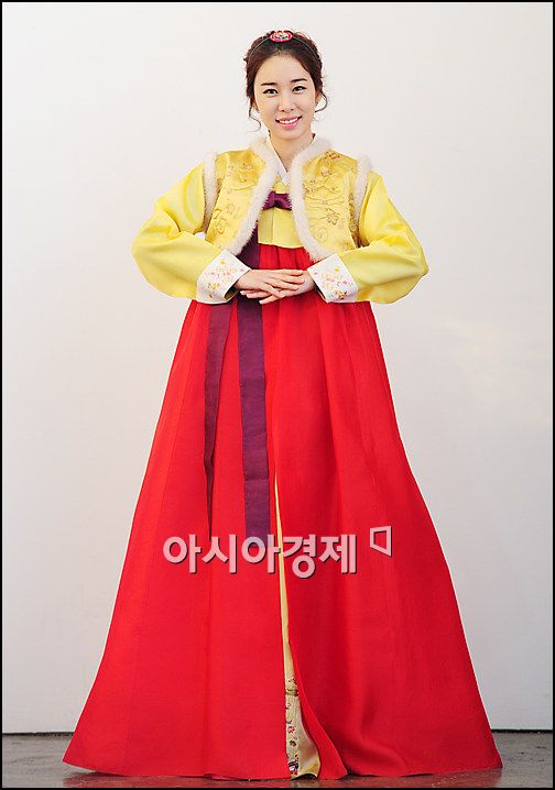 [한복포토]유인나 '신묘년에는 더 뛰어오를께요!'