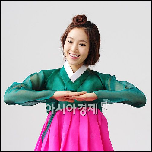 [한복포토]쥬얼리 박세미 '새해 복 많이 받으세요!'