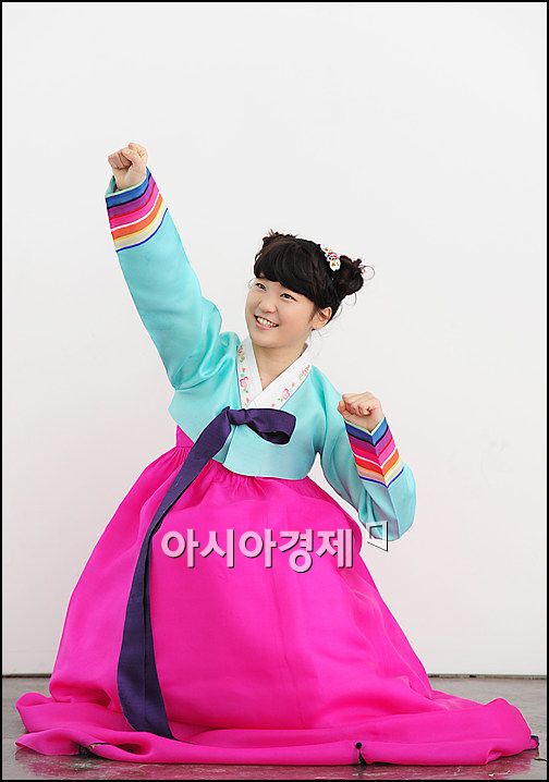 [한복포토]파이브돌스 서은교 '새해소망? 뛰어오를께요!'