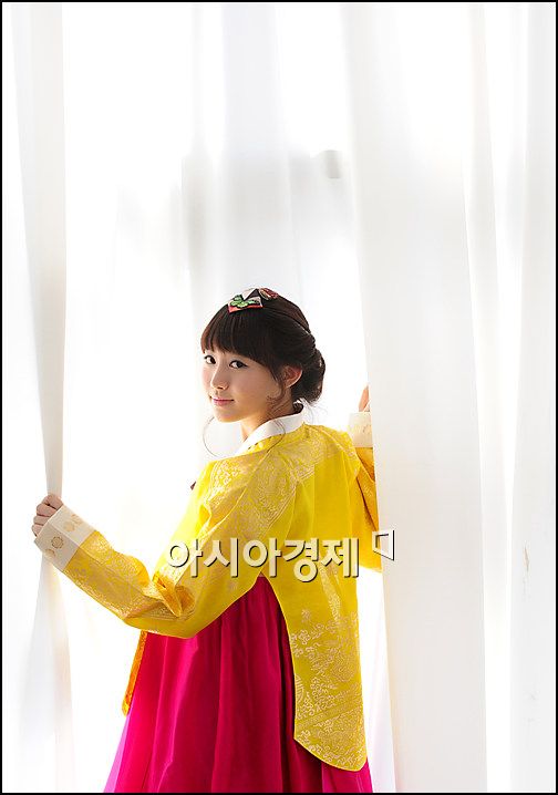 [한복포토]걸스데이 유라 '새색시 같죠?'