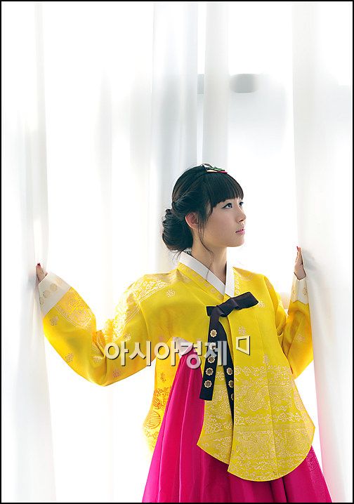 [한복포토]걸스데이 유라 '새색시 같죠?'