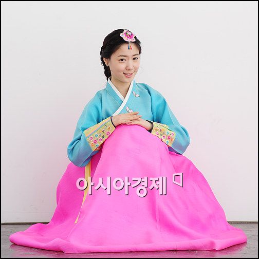 [한복포토]파이브돌스 한빛효영 '새해소망? 음반대박!'