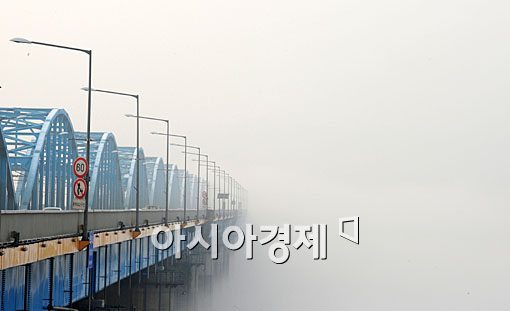 [포토] 안개속에 갇힌 서울