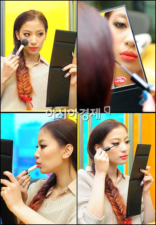 [포토]日 유명 갸루모델 쑨 웨이 '갸루 화장? 이렇게!'