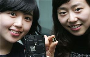 LG유플러스, 모바일 결제 기능 탑재한 SD카드 개발