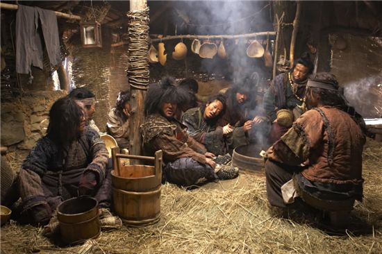 Beggars' quarters from MBC series "The Duo"  [MBC]