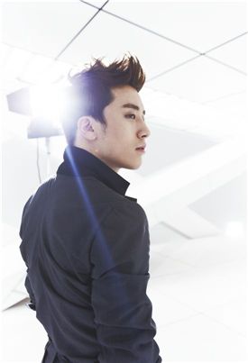 Seungri [YG Entertainment]
