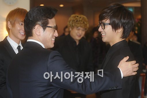 정병국, '가온차트 첫 돌'··"韓빌보드-오리콘 만들 터"
