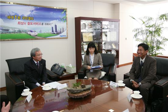 [동정] 심혁윤 부사장, 태국 철도청 부청장 만나