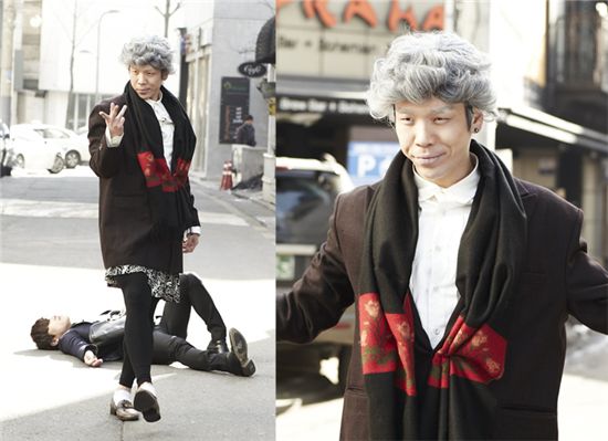 2AM 창민, 레깅스에 치마까지 할매 변신 '충격 비주얼'