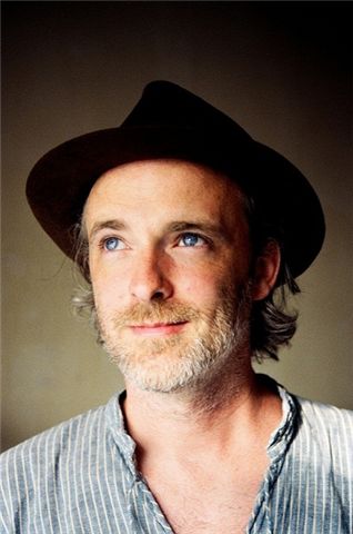 Singer-songwriter Frank Healy [9 Entertainment]