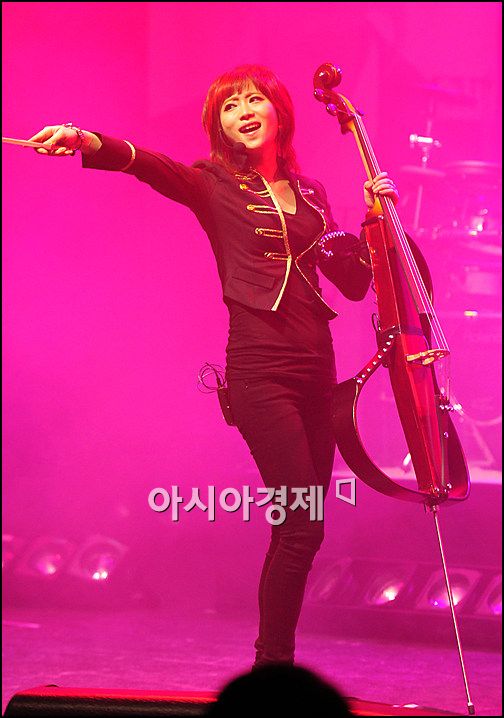 [포토]라지 이안 '팀에서 첼로 맡고 있어요'