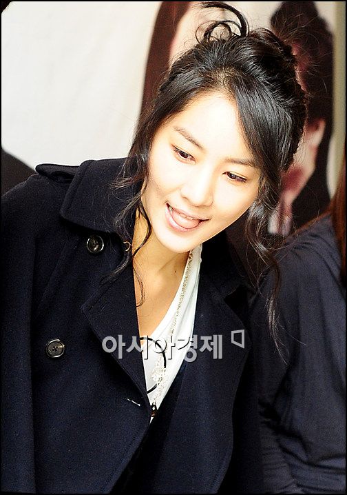 [포토]윤지민, 혓바닥도 섹시해