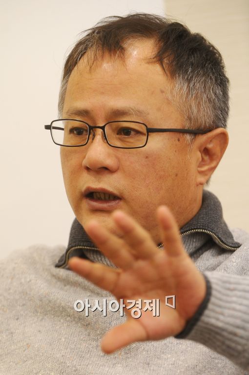 '3色인생' 송승환 "나는 욕심쟁이예요. 그래서 꿈꾸죠."(인터뷰)
