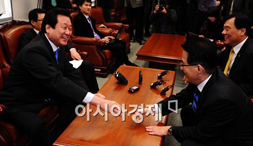 [포토] 활짝 웃는 여야 원내대표