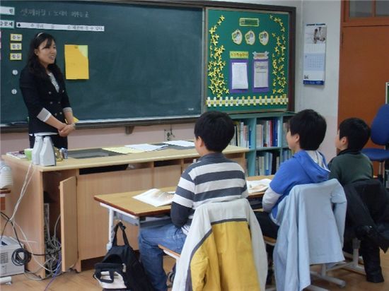 문 닫는 시골학교들.."마을까지 사라지면 어떡하나"