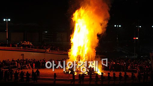 [포토] 올 한해 대박을 기원하며