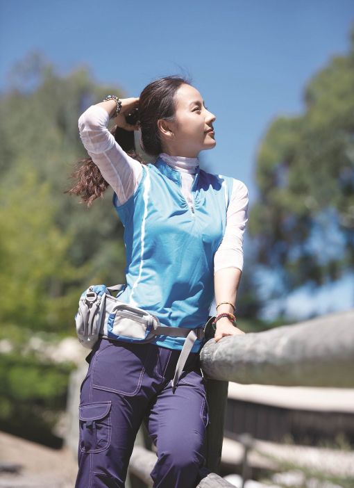 이효리, 암벽등반가 변신?..뉴질랜드 화보 '눈길'