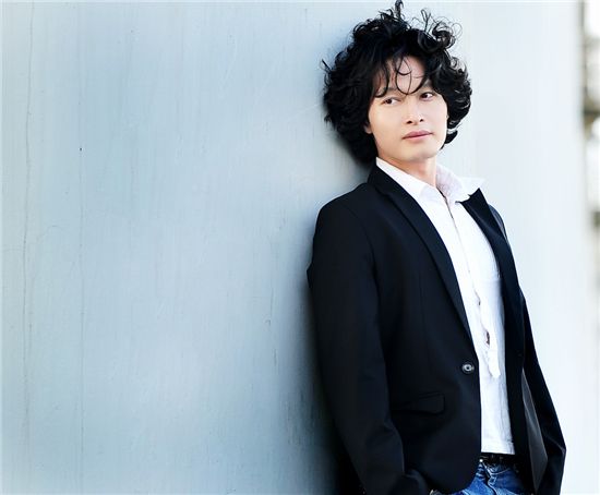 'PD 겸 가수' PD블루, 솔로 정규앨범 발매 