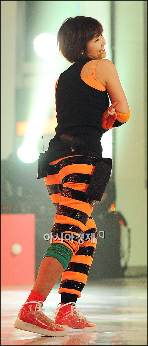 [포토]파이브돌스 수미 '마이크가 부러운 순간'