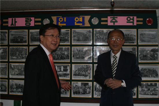 국가기록원 감사패 받은 ‘기록의 달인’들