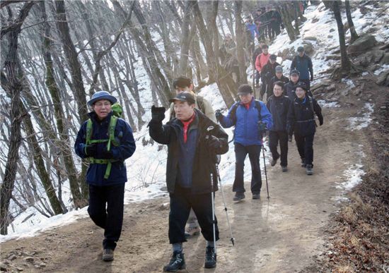 대한통운 CEO와 100여명 임직원 신년 산행