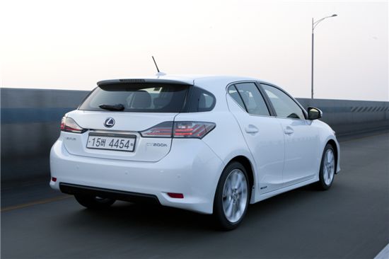 [시승기]'렉서스 CT200h' 30대 남성이 찾는 이유