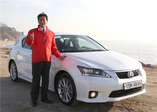 [시승기]'렉서스 CT200h' 30대 남성이 찾는 이유