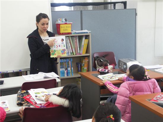 월 1만5000원에 원어민 영어 교육받는다