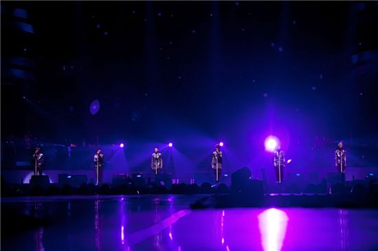 BEAST during the final show of their encore concert "Welcome Back to BEAST Airline" on February 19, 2010 at Seoul, South Korea. [Cube Entertainment]