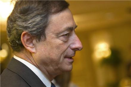 마리오 드라기 이탈리아 중앙은행 총재가 유럽중앙은행 차기 총재 후보로 떠오르고 있다(사진=블룸버그뉴스).